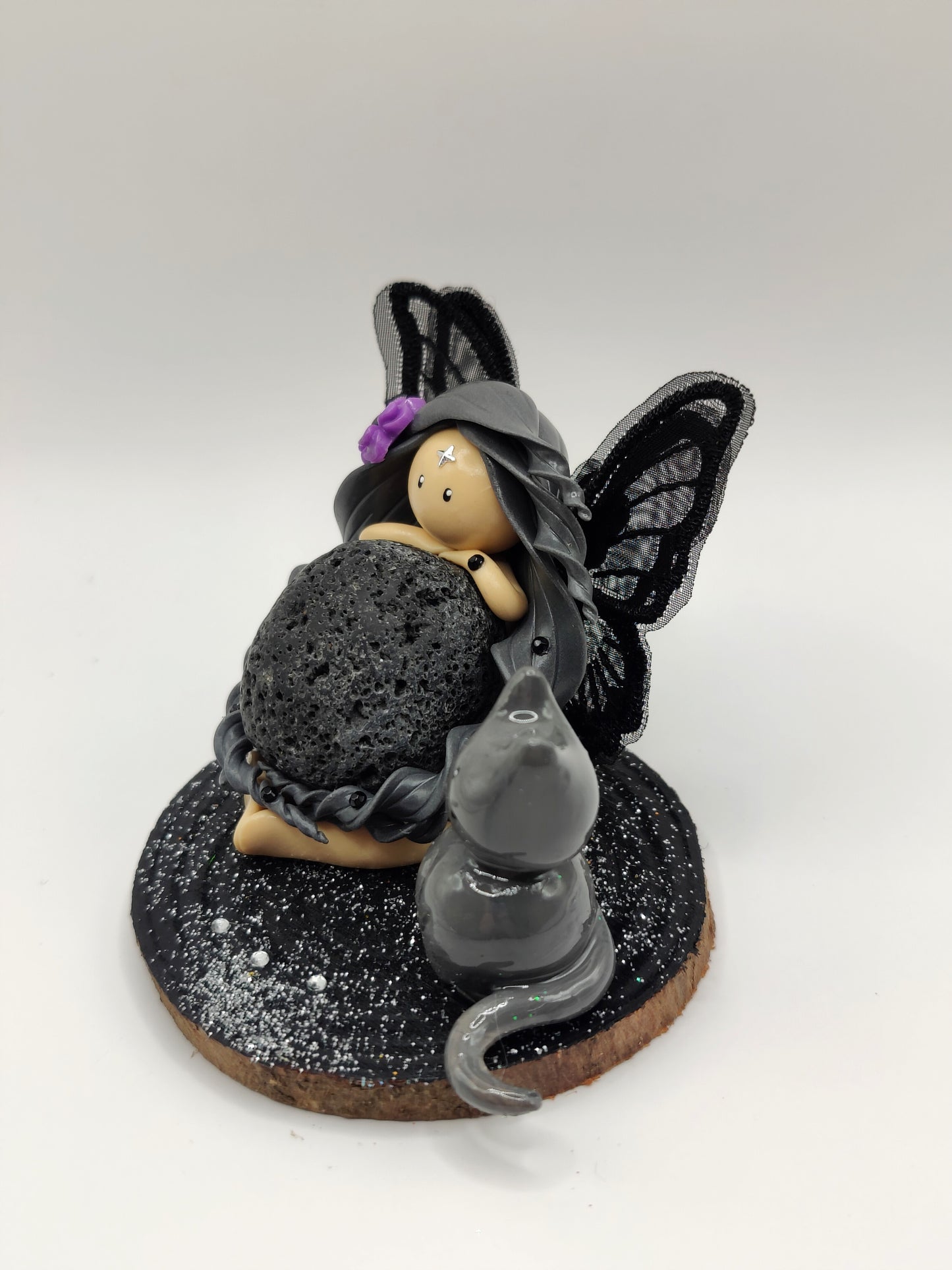 Fée noire - Pierre de lave