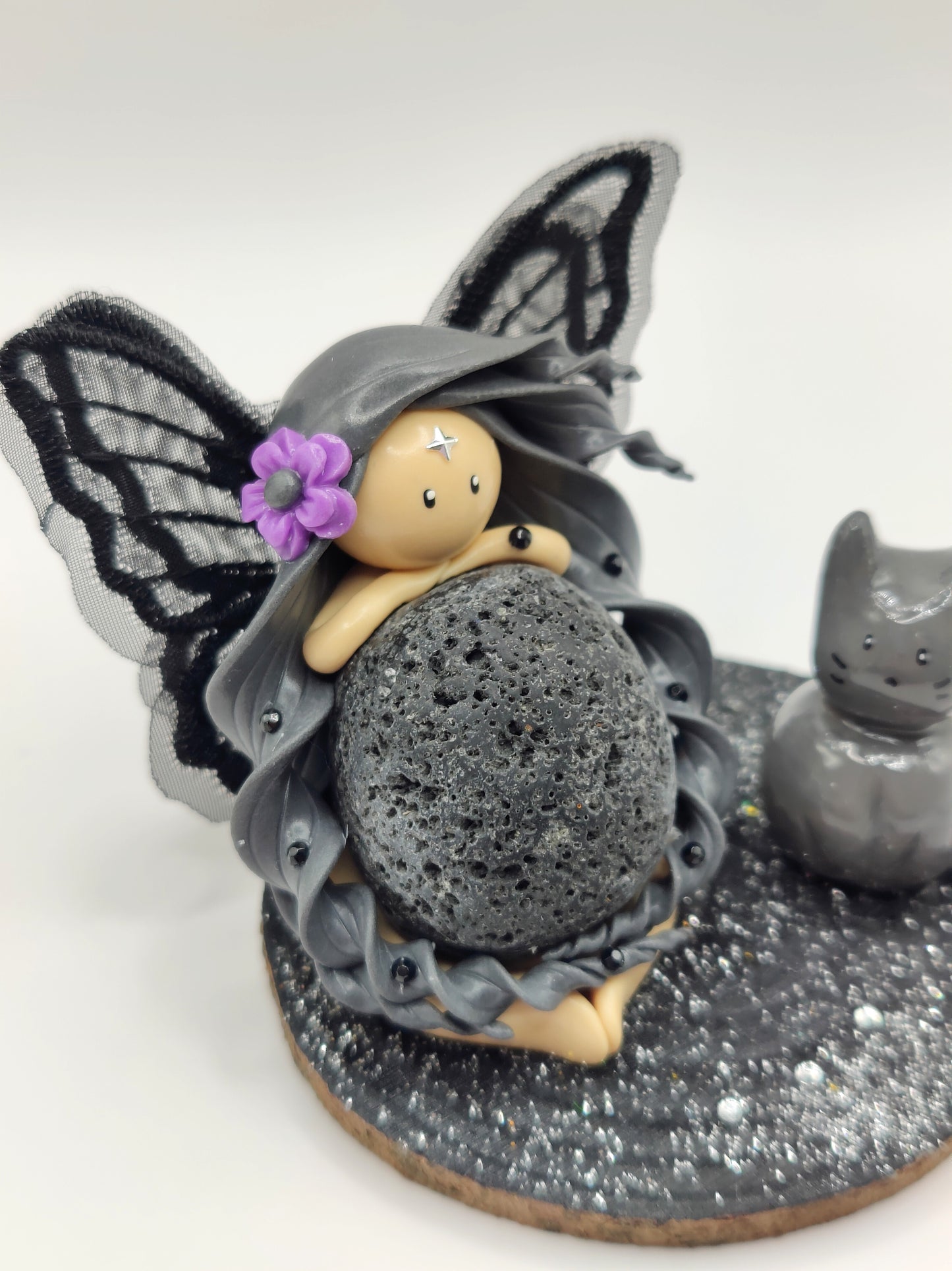 Fée noire - Pierre de lave