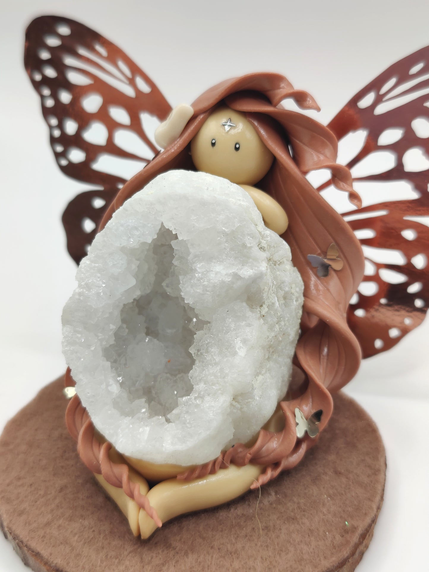 Fée papillon - Géode de cristal de roche