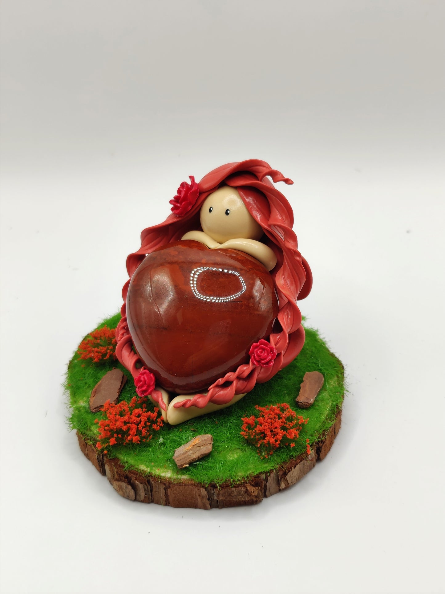 126 Nymphe de vitalité - Jaspe breschia en forme de coeur