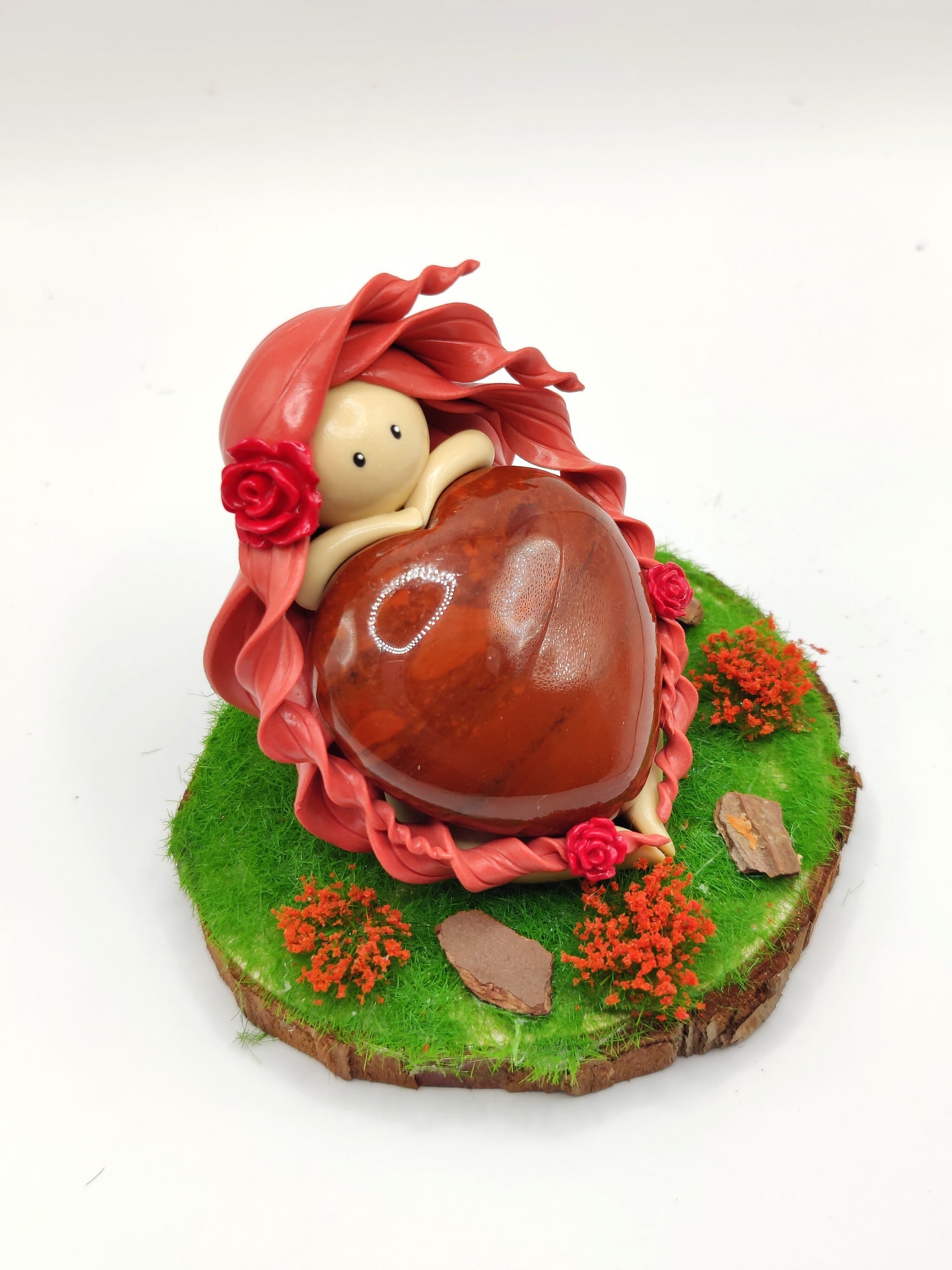 126 Nymphe de vitalité - Jaspe breschia en forme de coeur