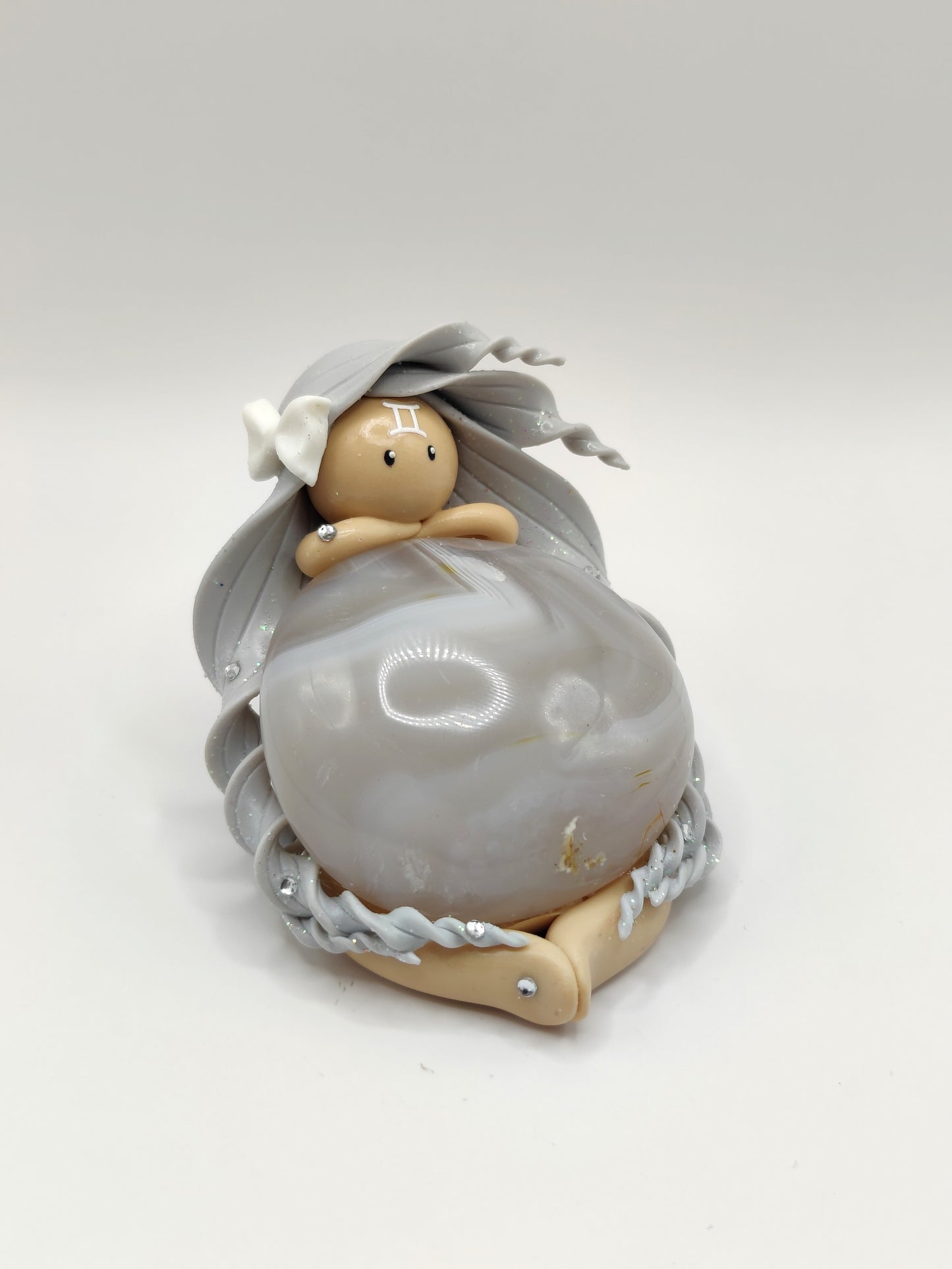 Nymphe du signe Gémeaux - Agate grise