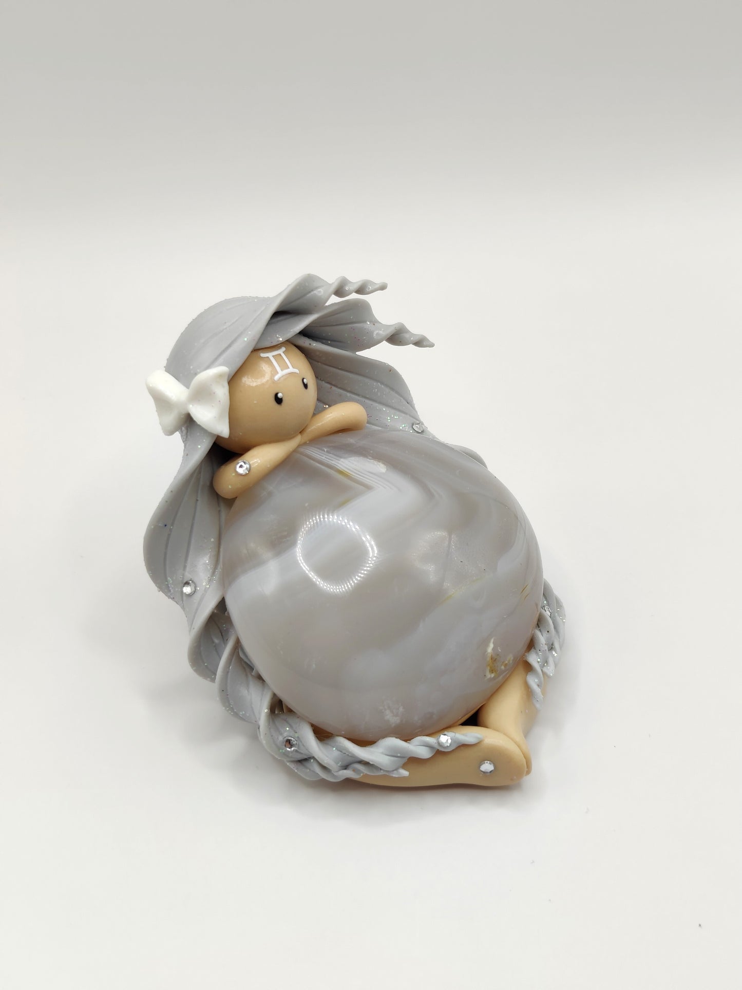 Nymphe du signe Gémeaux - Agate grise