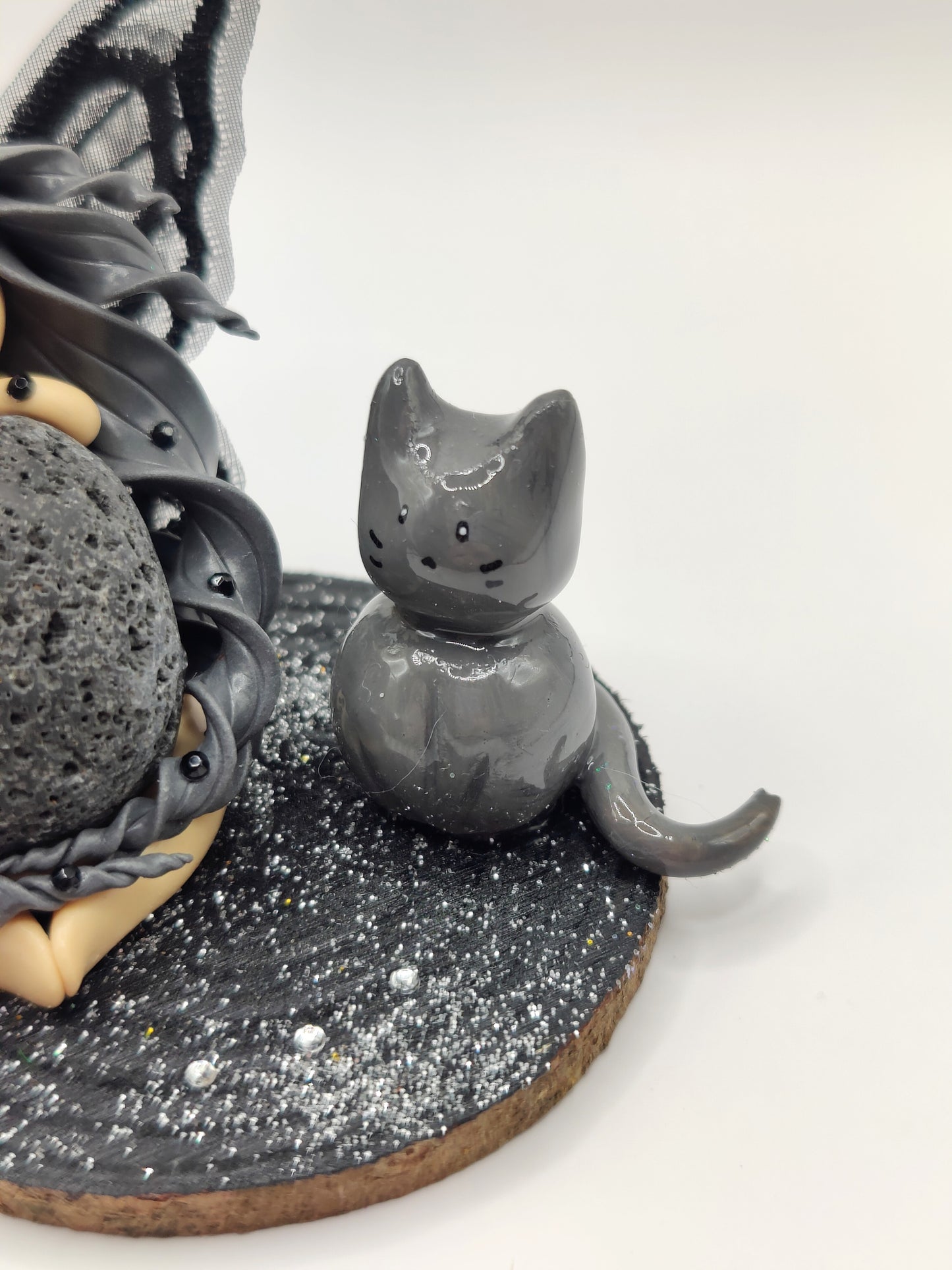 Fée noire - Pierre de lave