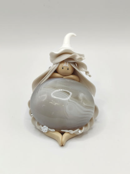 Sorcière Gémeaux - Agate grise