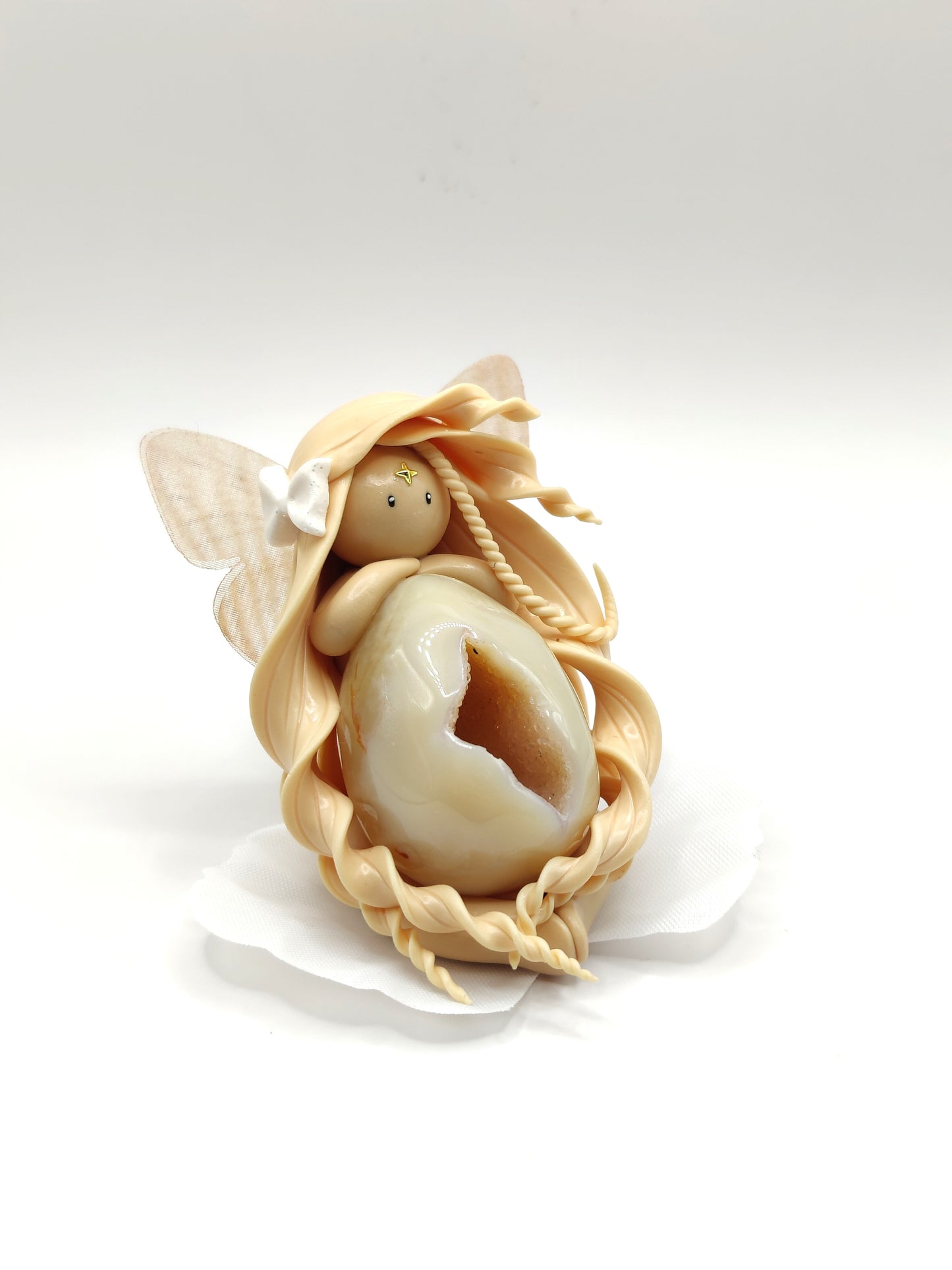 Fée d'apaisement - Œuf d'agate cristallisée