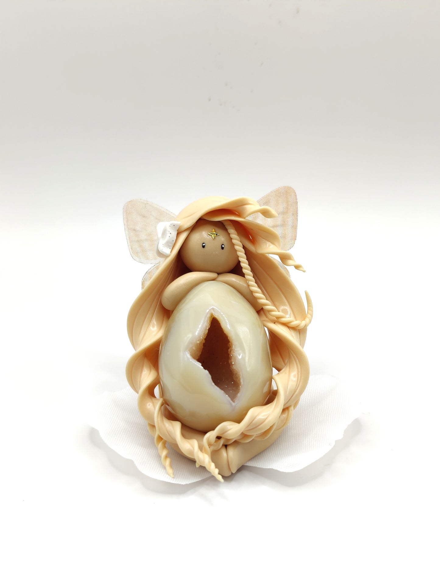 Fée d'apaisement - Œuf d'agate cristallisée