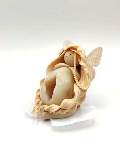 Fée d'apaisement - Œuf d'agate cristallisée