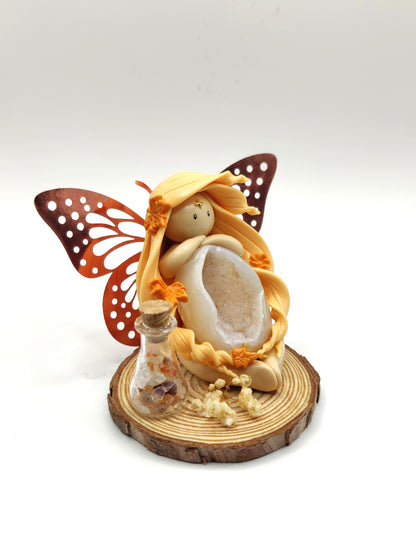 Fée de l'automne - Œuf d'agate cristallisée