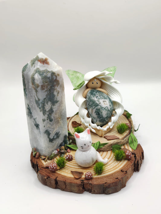 Reine de la nature et son chat protecteur - Agate arbre